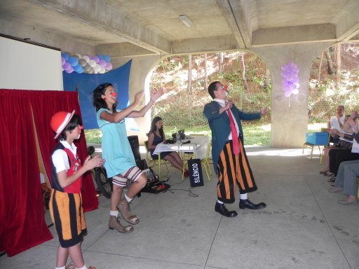 Polo EAD de Nova Friburgo - Dia do pedagogo - Família Clou - O menor circo do mundo