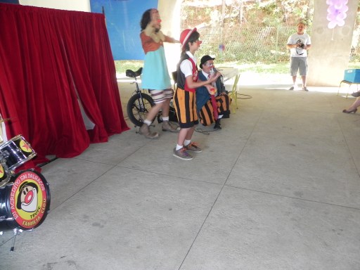 Polo EAD de Nova Friburgo - Dia do pedagogo - Família Clou - O menor circo do mundo