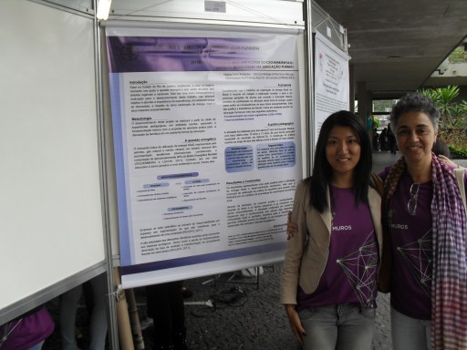 A estudante Hayna Wakisaka e a profª Fátima Kzam