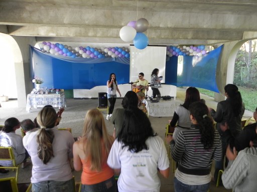 Polo EAD de Nova Friburgo - Dia do pedagogo - Renata Ferraz e Igor Couto