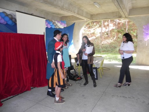 Polo EAD de Nova Friburgo - Dia do pedagogo - Família Clou - O menor circo do mundo