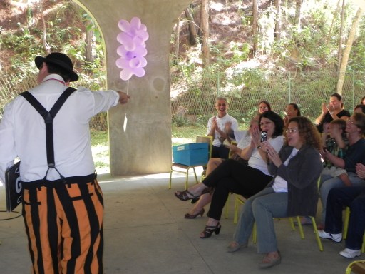 Polo EAD de Nova Friburgo - Dia do pedagogo - Família Clou - O menor circo do mundo