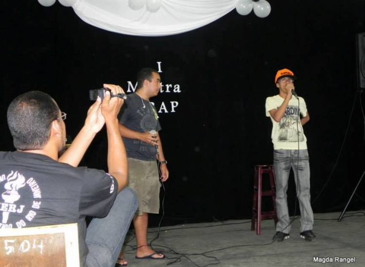 Matheus Balthar (a esquerda) e Wenderson Cruz em batalha de bate e volta