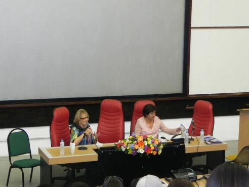 183605_100344396840953_1513616687_n